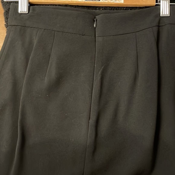 T.babaton black skirt.  Size 4. - Picture 4 of 8